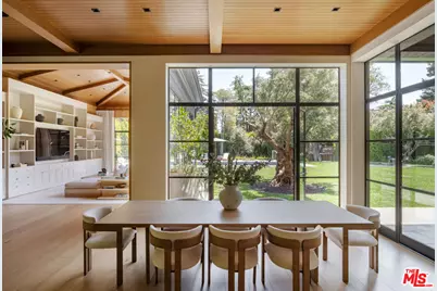 250 S Rockingham Ave, Los Angeles, CA 90049 - Photo 9