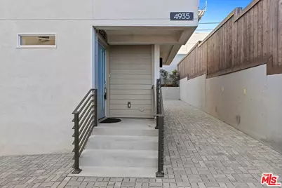 4935 W 20th St, Los Angeles, CA 90016 - Photo 31