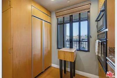 11847 Gorham Ave #202, Los Angeles, CA 90049 - Photo 15