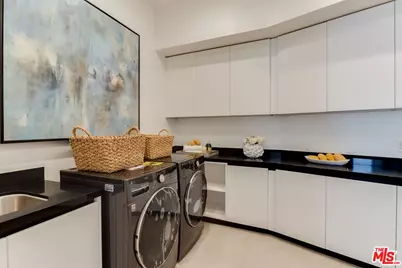 12119 Travis St, Los Angeles, CA 90049 - Photo 19