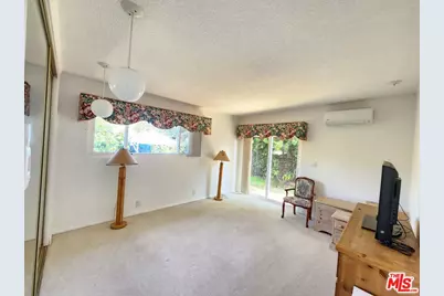 8130 Grimsby Ave, Los Angeles, CA 90045 - Photo 21