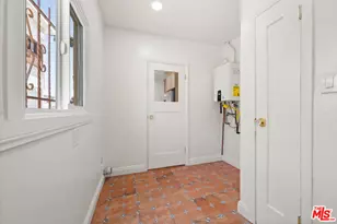 2939 Redondo Blvd, Los Angeles, CA 90016 - Photo 9