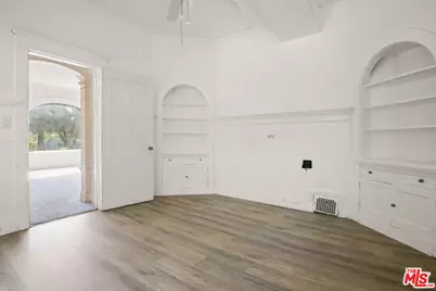 1685 S Victoria Ave, Los Angeles, CA 90019 - Photo 17