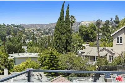 6002 Graciosa Dr, Los Angeles, CA 90068 - Photo 17