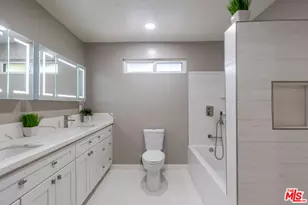 20454 W Strathern St, Winnetka, CA 91306 - Photo 15