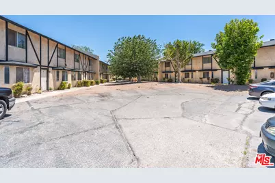 16221 Vasquez Ave, Victorville, CA 92394 - Photo 3