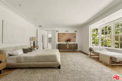 1001 N Crescent Dr, Beverly Hills, CA 90210 - Photo 15