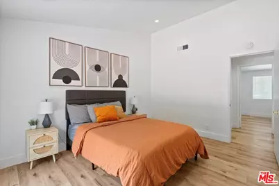 20435 Miranda St, Woodland Hills, CA 91367 - Photo 17