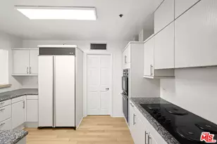 10724 Wilshire Blvd, Los Angeles, CA 90024 - Photo 11