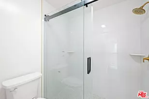 10724 Wilshire Blvd, Los Angeles, CA 90024 - Photo 27