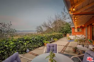 15739 Mulholland Pl, Los Angeles, CA 90049 - Photo 11