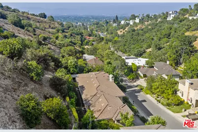 3697 Benedict Canyon Ln, Sherman Oaks, CA 91423 - Photo 67