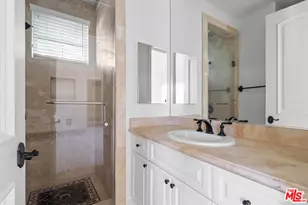 3697 Benedict Canyon Ln, Sherman Oaks, CA 91423 - Photo 49