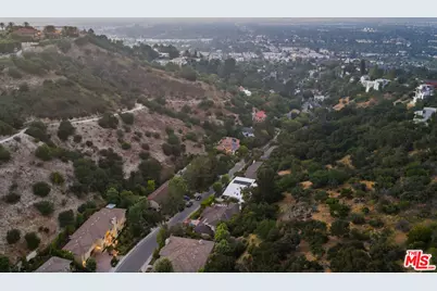 3697 Benedict Canyon Ln, Sherman Oaks, CA 91423 - Photo 75