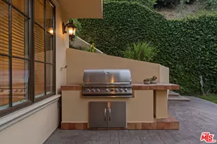 3697 Benedict Canyon Ln, Sherman Oaks, CA 91423 - Photo 57