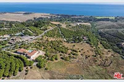 10890 US Highway 101, Goleta, CA 93117 - Photo 29
