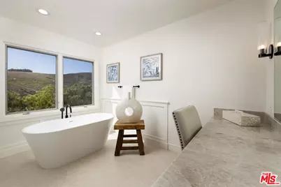 10890 US Highway 101, Goleta, CA 93117 - Photo 19