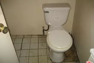 9607 S Evers Ave, Los Angeles, CA 90002 - Photo 9