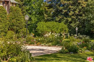 570 S Mapleton Dr, Los Angeles, CA 90024 - Photo 7