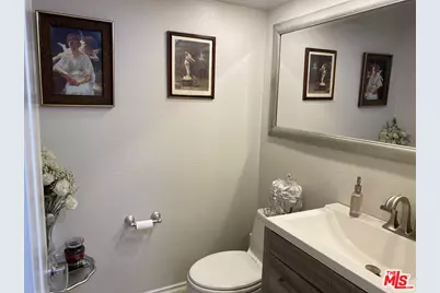 18417 Collins St #A, Tarzana, CA 91356 - Photo 11