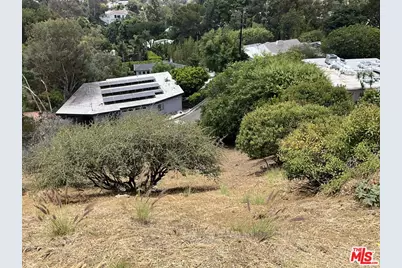 2734 La Cuesta Dr, Los Angeles, CA 90046 - Photo 9