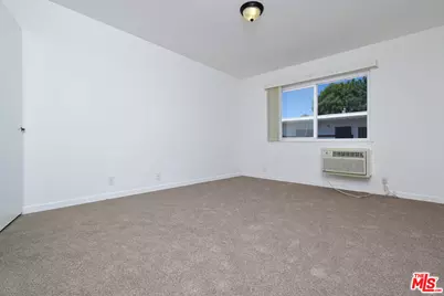 9301 Darby Ave, Northridge, CA 91325 - Photo 23