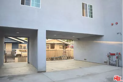 605 W 47th St, Los Angeles, CA 90037 - Photo 25