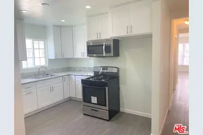 605 W 47th St, Los Angeles, CA 90037 - Photo 9