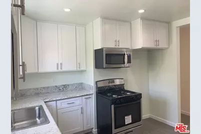 605 W 47th St, Los Angeles, CA 90037 - Photo 17