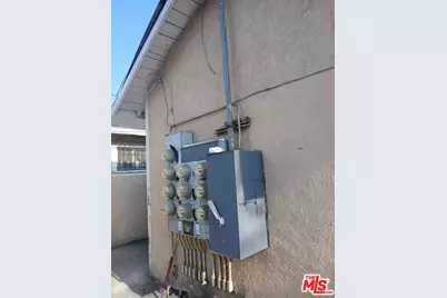 1139 E 69th St, Los Angeles, CA 90001 - Photo 3