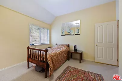 2431 Benedict Canyon Dr, Beverly Hills, CA 90210 - Photo 41