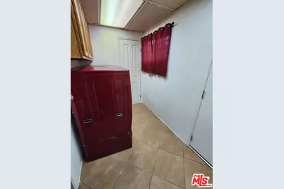 1110 W Vernon Ave, Los Angeles, CA 90037 - Photo 13