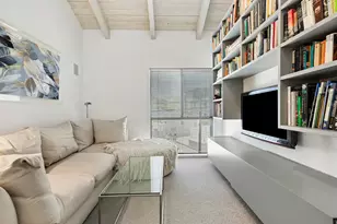 853 S Bundy Dr, Los Angeles, CA 90049 - Photo 21