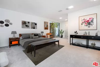 1010 N Rexford Dr, Beverly Hills, CA 90210 - Photo 19