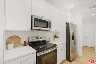 625 S Berendo St, Los Angeles, CA 90005 - Photo 7