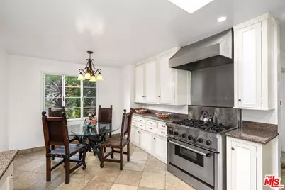 4310 Cedarhurst Cir, Los Angeles, CA 90027 - Photo 15
