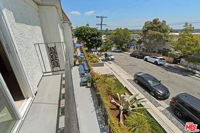 737 Pier Ave #1, Santa Monica, CA 90405 - Photo 31