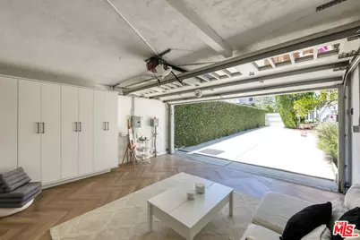 10736 Le Conte Ave, Los Angeles, CA 90024 - Photo 39