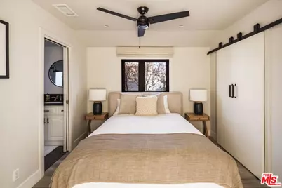 305 Grand Canal, Newport Beach, CA 92662 - Photo 23