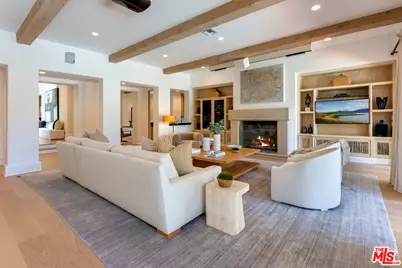 812 N Bedford Dr, Beverly Hills, CA 90210 - Photo 17