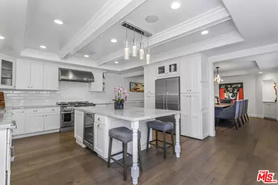 2209 Banyan Dr, Los Angeles, CA 90049 - Photo 11