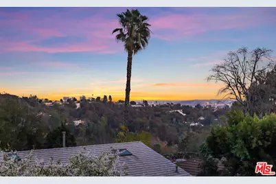 2209 Banyan Dr, Los Angeles, CA 90049 - Photo 45