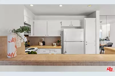 1885 Veteran Ave #103, Los Angeles, CA 90025 - Photo 7