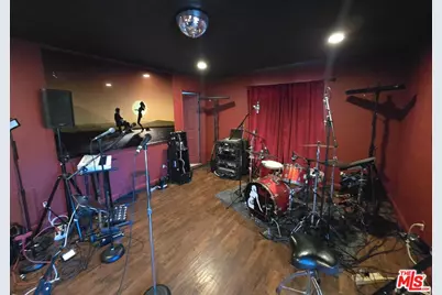 453 Davos Dr, Crestline, CA 92325 - Photo 23