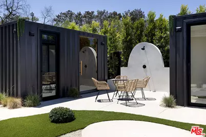 16401 Mulholland Dr, Los Angeles, CA 90049 - Photo 35