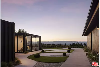 16401 Mulholland Dr, Los Angeles, CA 90049 - Photo 33