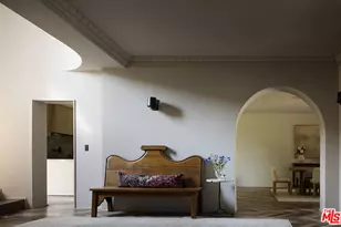 2401 Nottingham Ave, Los Angeles, CA 90027 - Photo 9