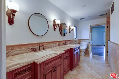 209 S Anita Ave, Los Angeles, CA 90049 - Photo 29