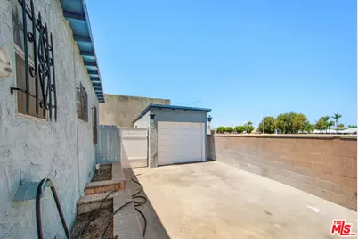 521 S Bullis Rd, Compton, CA 90221 - Photo 3