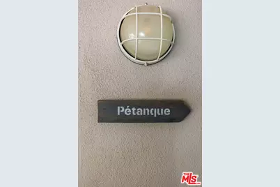 3818 Hollyline Ave, Sherman Oaks, CA 91423 - Photo 33